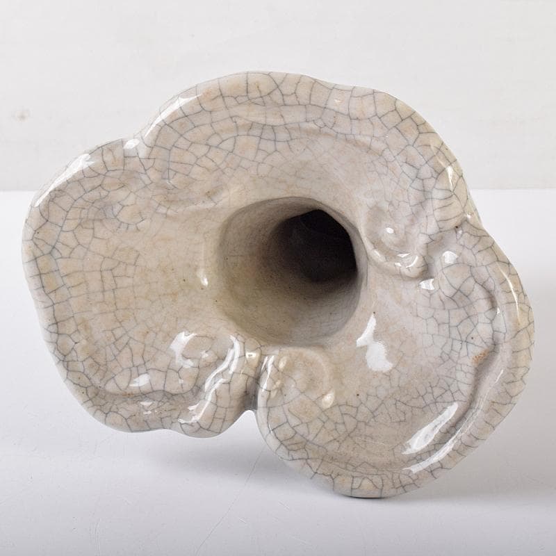 中国　大清乾隆年製款　哥窯　白磁　金糸鉄線　氷裂文　霊芝瓶　M　8061E