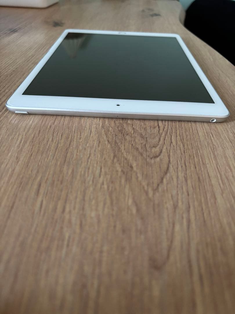 ＊美品＊ iPad 第8世代 32GB Wi-Fi キーボード付き