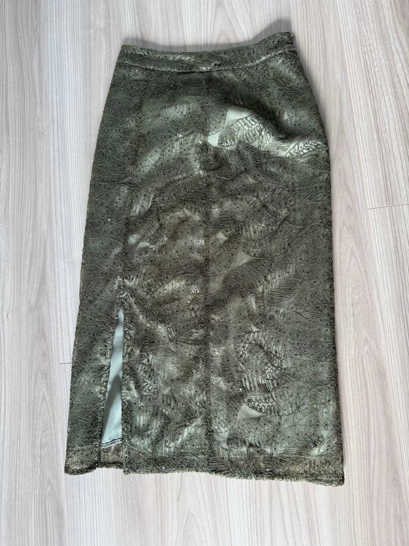 【Leja】スパンコール刺繍ビジューボタンフレアスリーブセットアップドレス