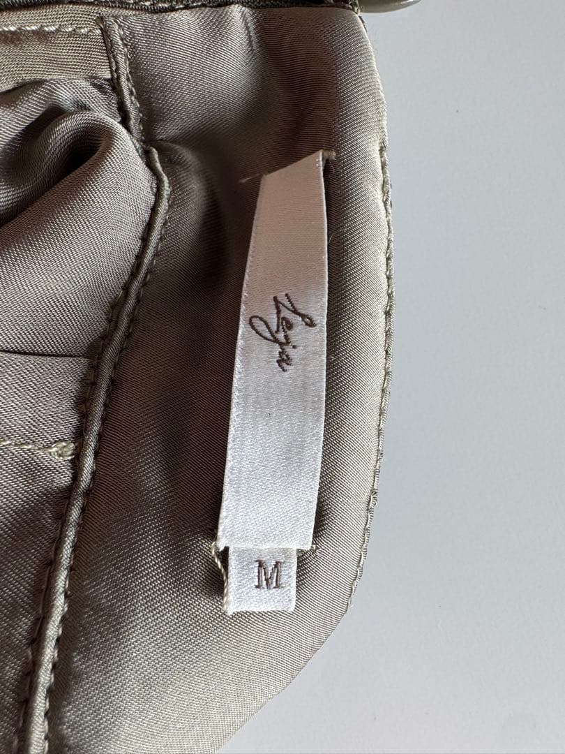 【Leja】スパンコール刺繍ビジューボタンフレアスリーブセットアップドレス