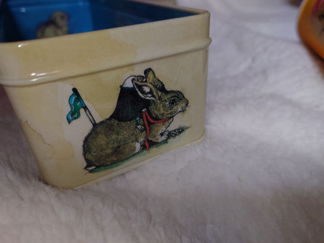 ヒグチユウコ×ホルベイン　2016年　ブリキ缶　おまけ付き