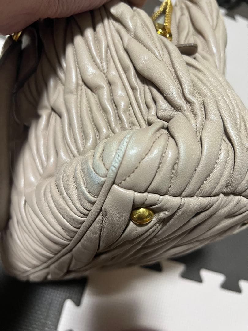 MIU MIU ピンクベージュ マテラッセ バッグ