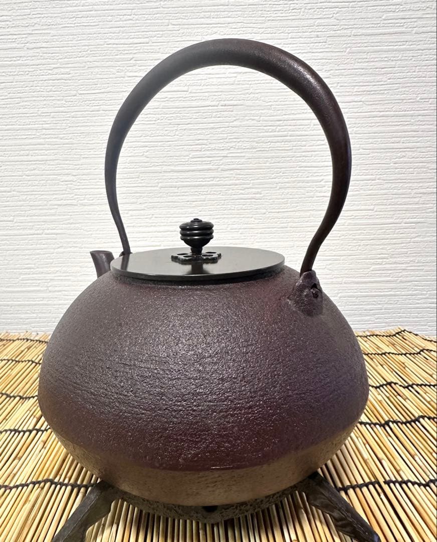 未使用、山形水沢 菊池浄慶作 １８型糸目肌　南部鉄瓶　南部鉄器　鉄瓶　調理器具