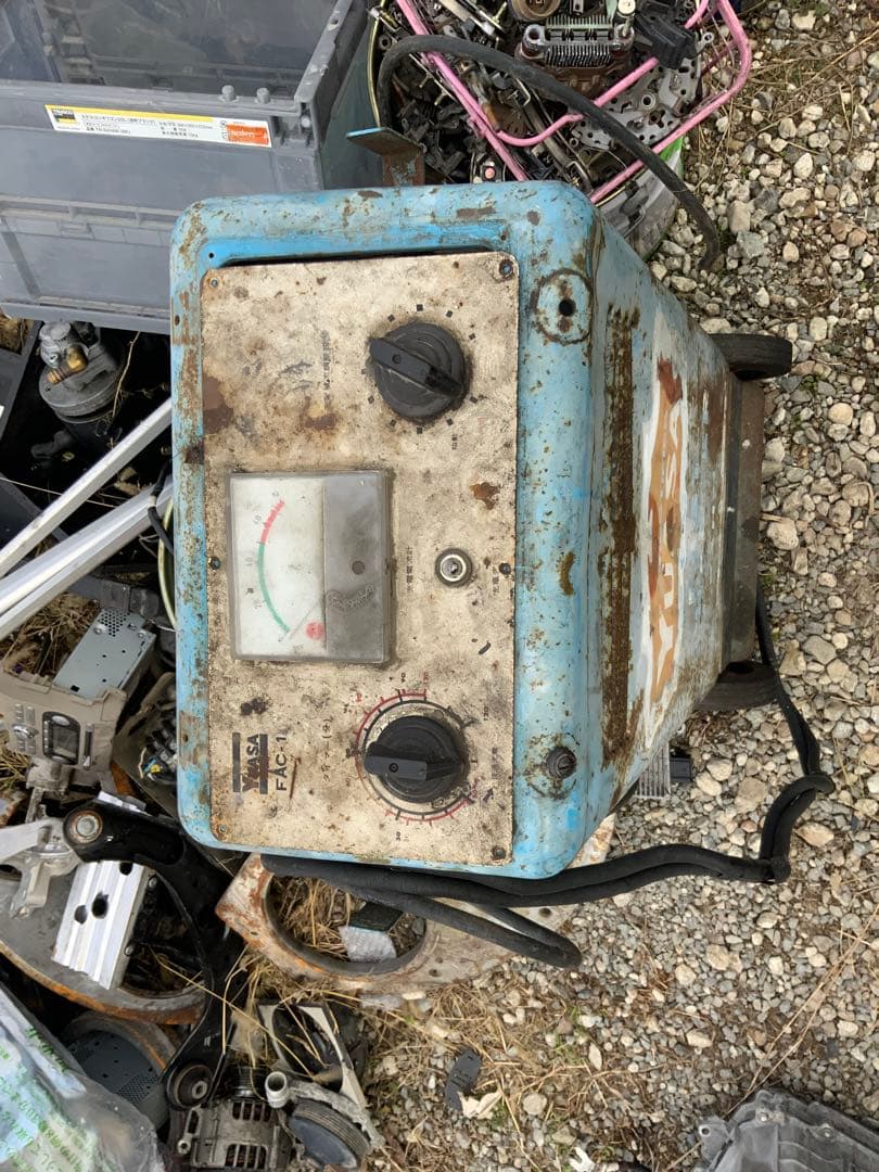 油飯i690 ユアサ ■バッテリーチャージャー　FAC-1 状態未確認