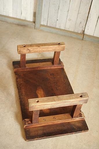 明治期　味のある木製のテーブル