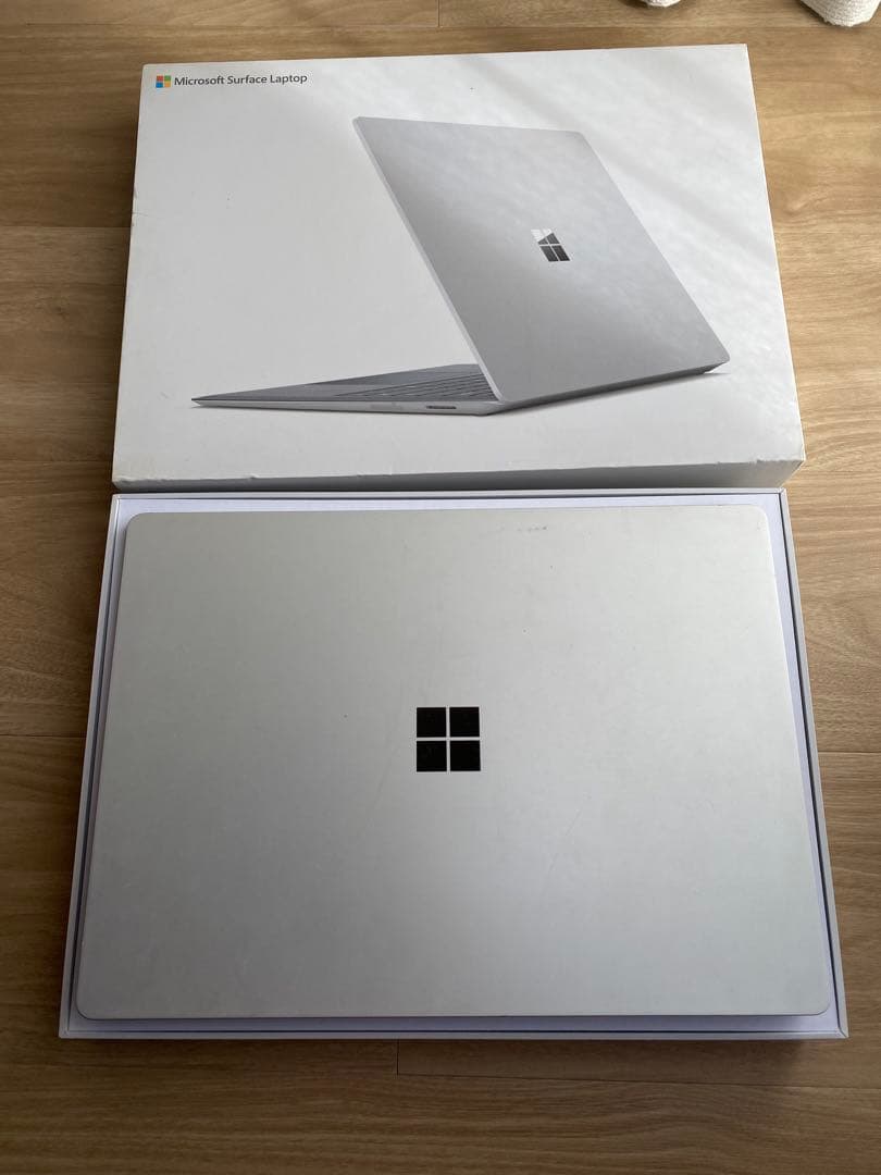Surface Laptop1（Model 1769）13.5インチ プラチナ