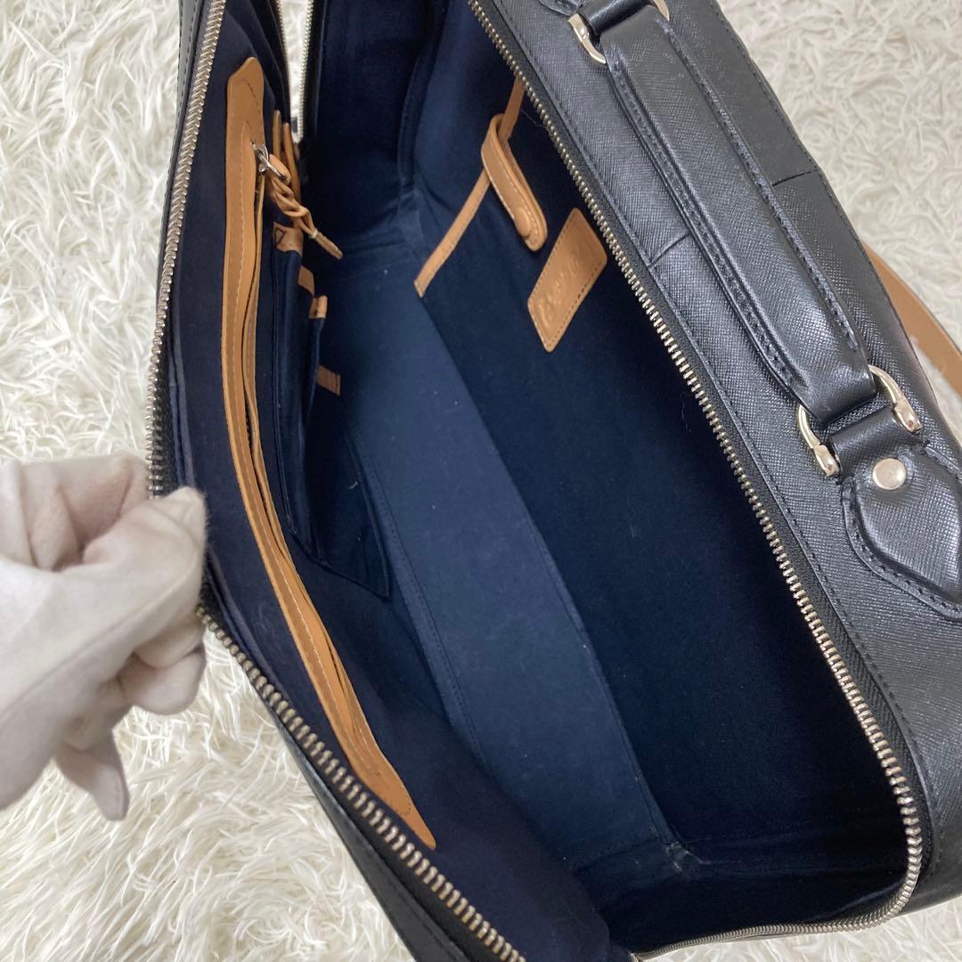 PID✨2way ブリーフケース　リュック　チャーム　ロゴプレート　A4 PC