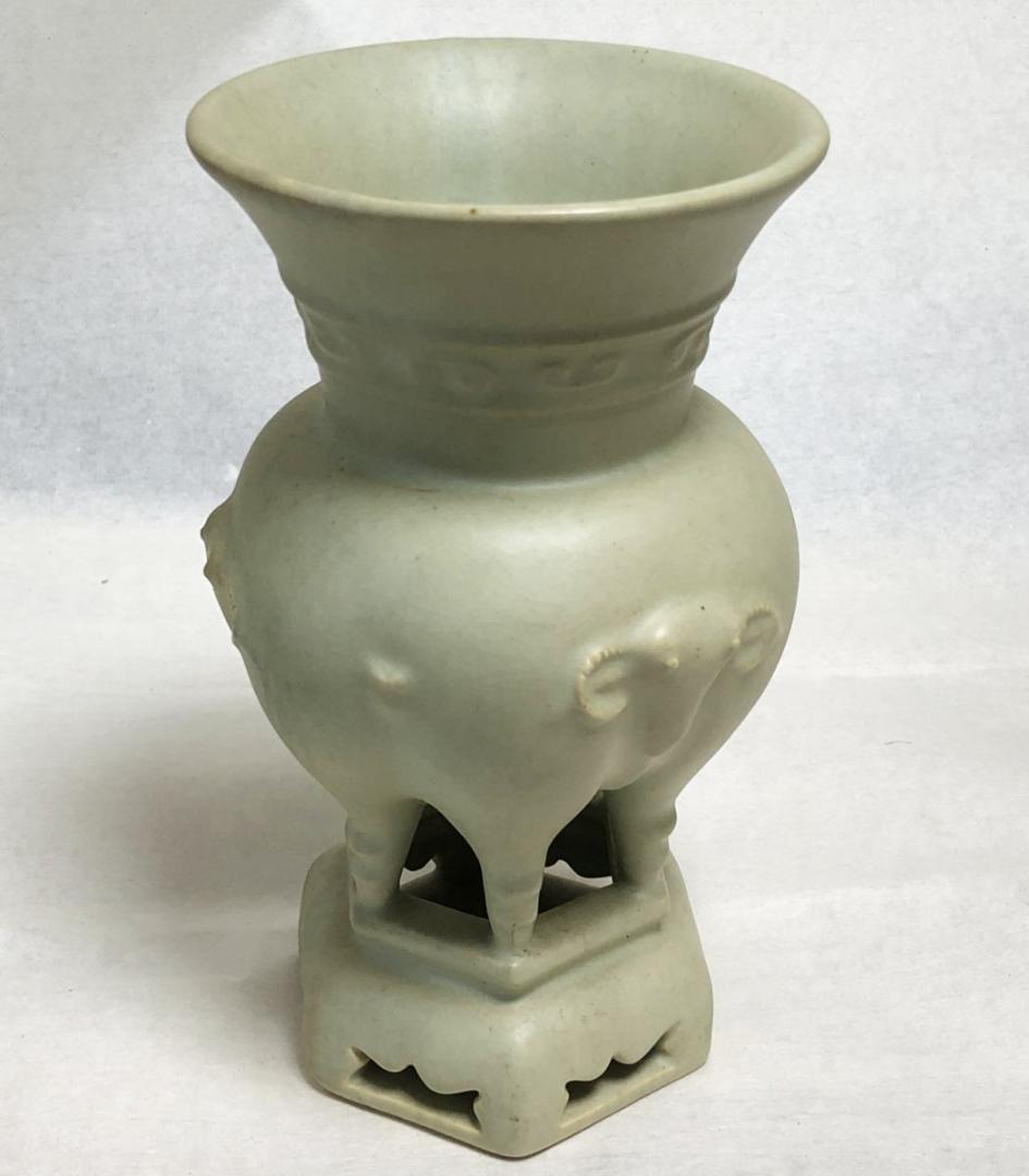 唐物 南宋『 青磁 三羊尊 』 高さ22.5cm 花瓶 花器 WWTT023