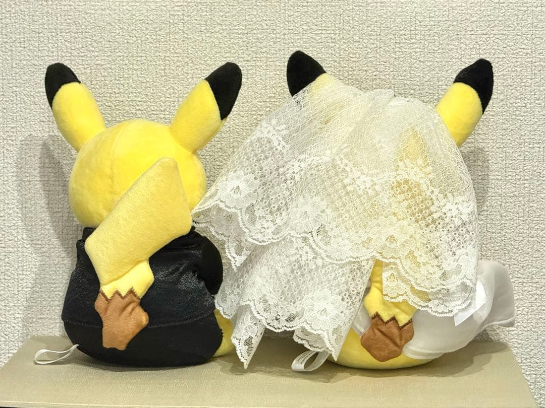 ピカチュウ　ウエディング　ぬいぐるみ　2体セット