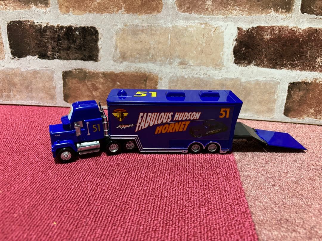 【新品】　カーズ　マックトラック トレーラー 7台セット　限定出品