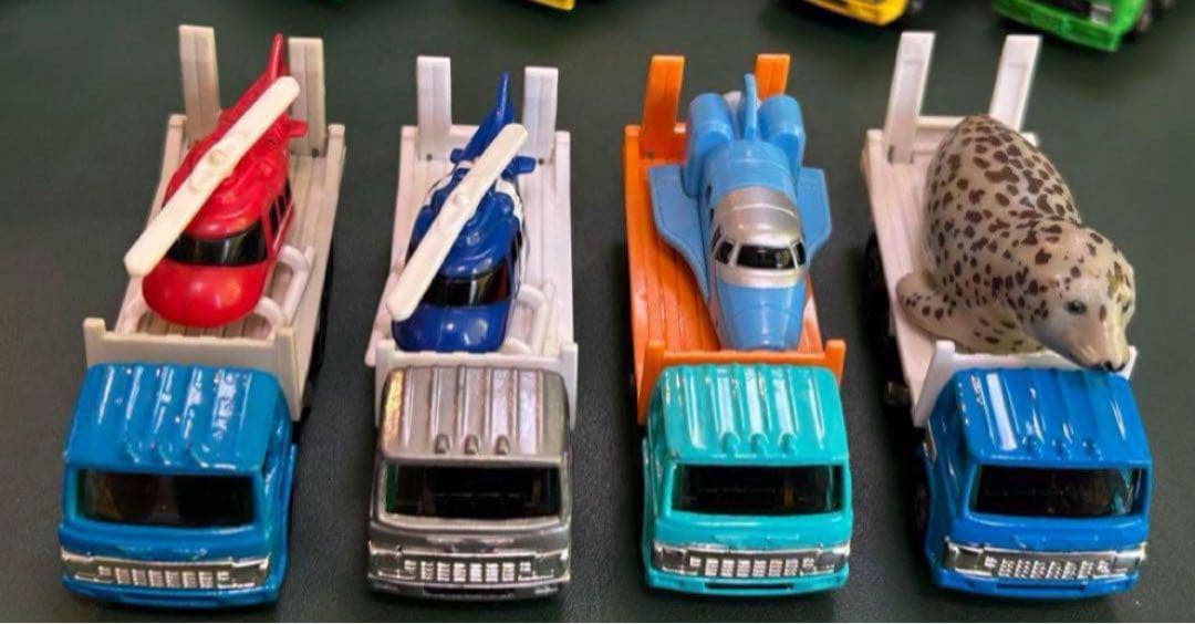 トミカ ゆかいなトレーラーセットなど 9台セット