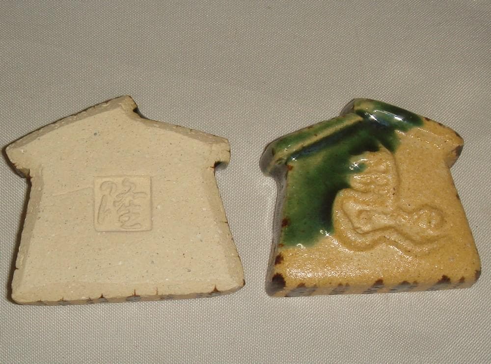 ひろちゃん！！　日展作家　九谷焼　北村隆作　絵馬型干支巳香合　美品！！