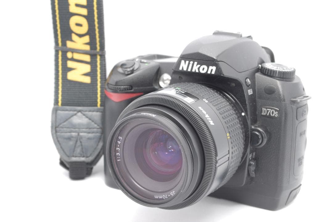 ✨付属品多数✨Nikon D70S✨CFカード付✨すぐに使える✨一眼レフ✨