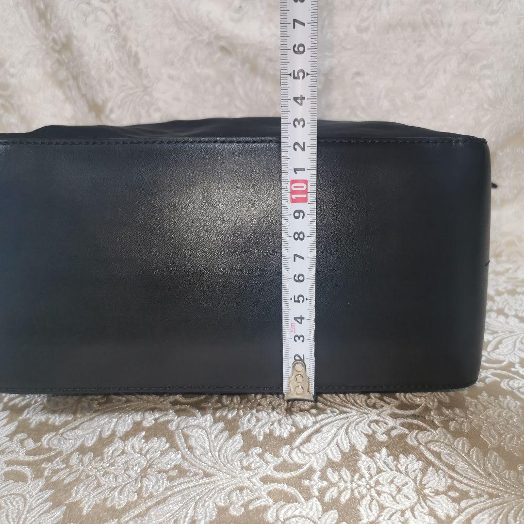 トリーバーチ　バケットバッグ　ブラック　グリーン　ペリー ナイロン