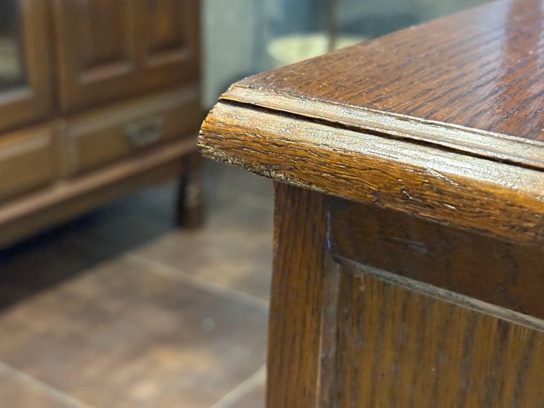 ヨーロピアン　クラシック　オーク材　サイドボード　クラシカル　アンティーク