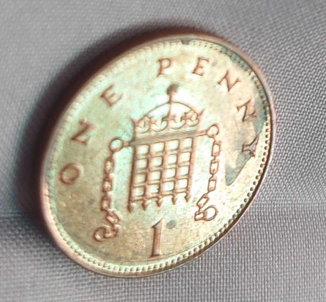 エリザベス女王１ペ二ー