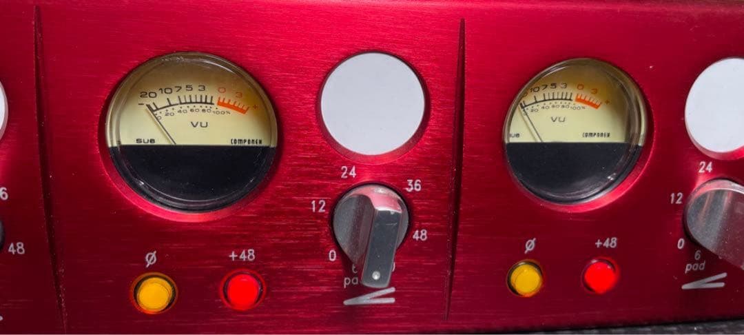 Focusrite Quad Mic-pre レッド