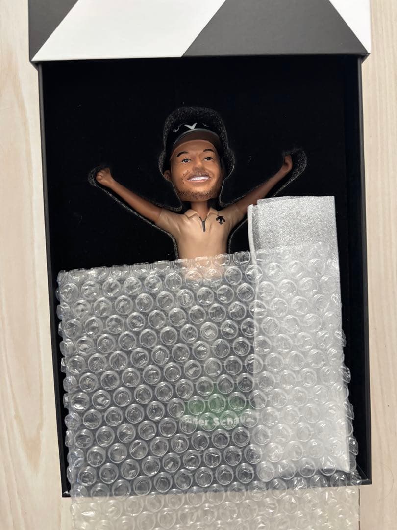 優勝記念　デサント　ボブル人形　未開封　サンダーシャウフェレ