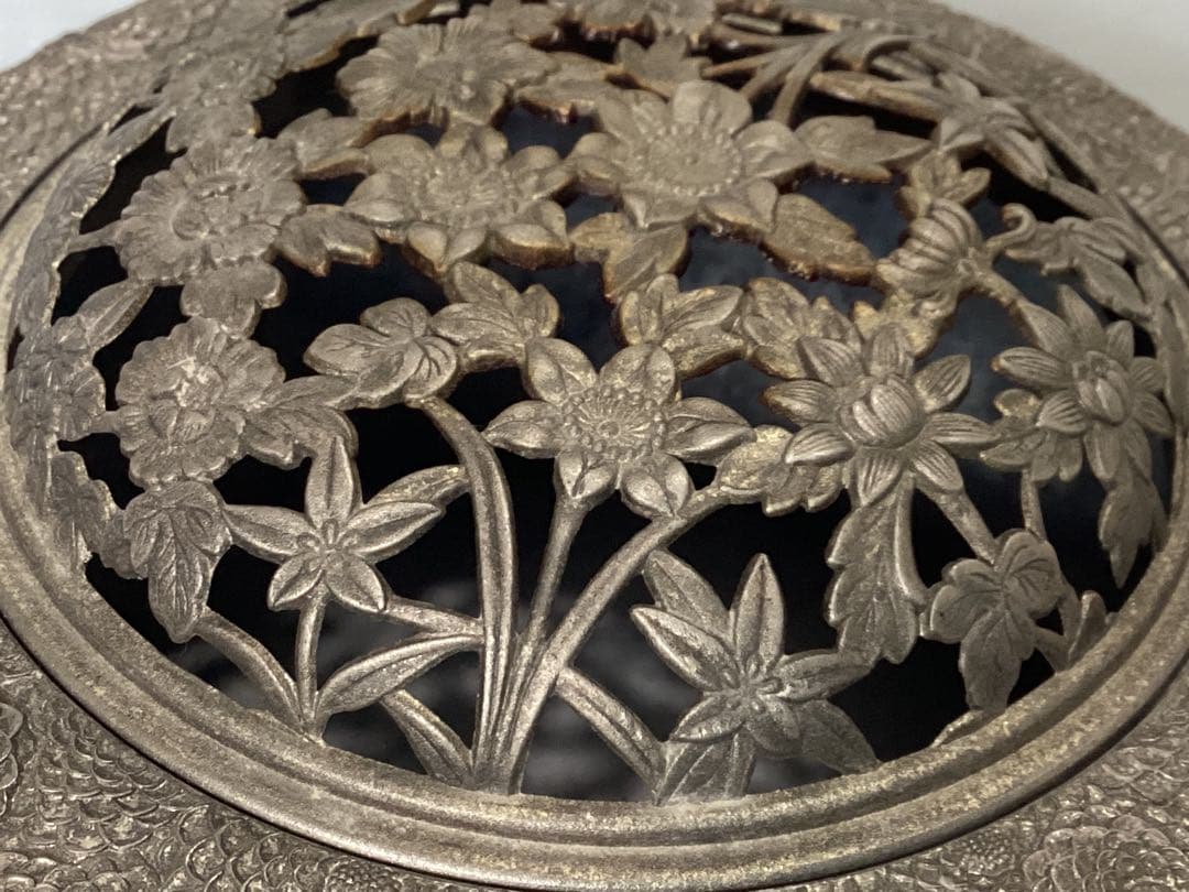 香炉 菊華 花紋様彫刻 銅香炉 佐野 宏采造　高岡銅器　金属工芸品