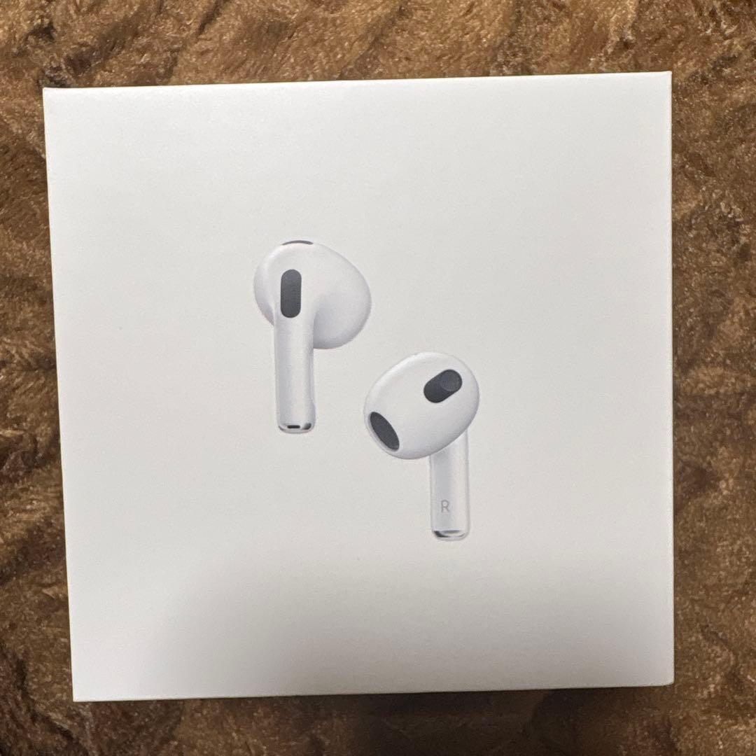AirPods本体と充電ケース ホワイト