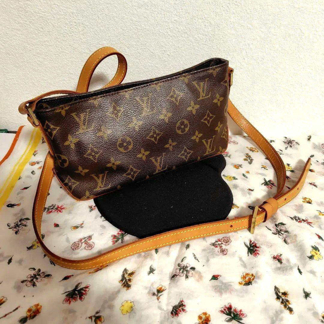 Louis Vuitton 　モノグラム　ショルダーバッグ