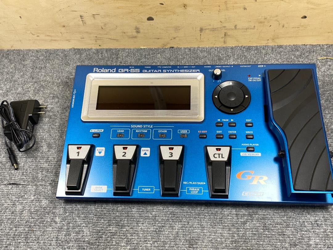 1026 Roland GR-55 ギターシンセサイザー