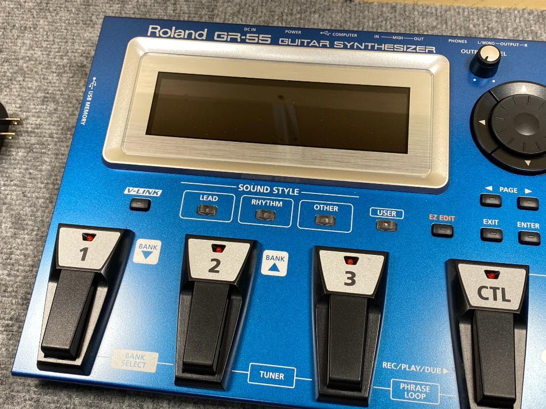 1026 Roland GR-55 ギターシンセサイザー