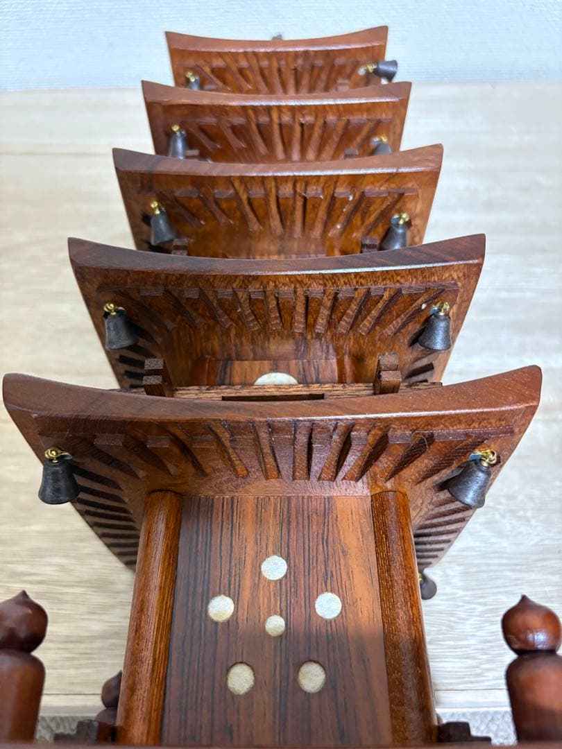 井波彫刻 越中井波 木製 五重塔 置物 鈴付き 木彫り