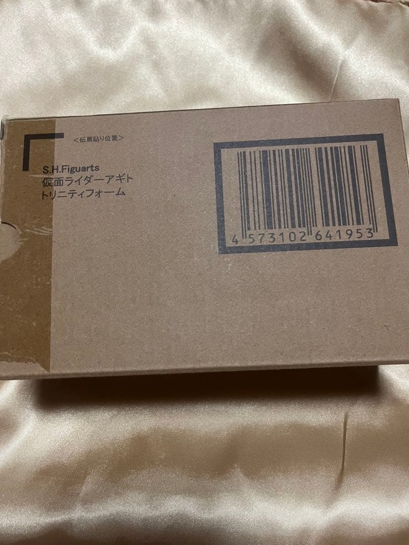 ユ*ル様 真骨彫　sh フィギュアーツ仮面ライダーアギトトリニティフォーム