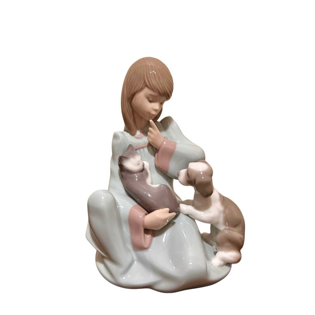 リヤドロ　フィギュリン　起こしちゃだめよ