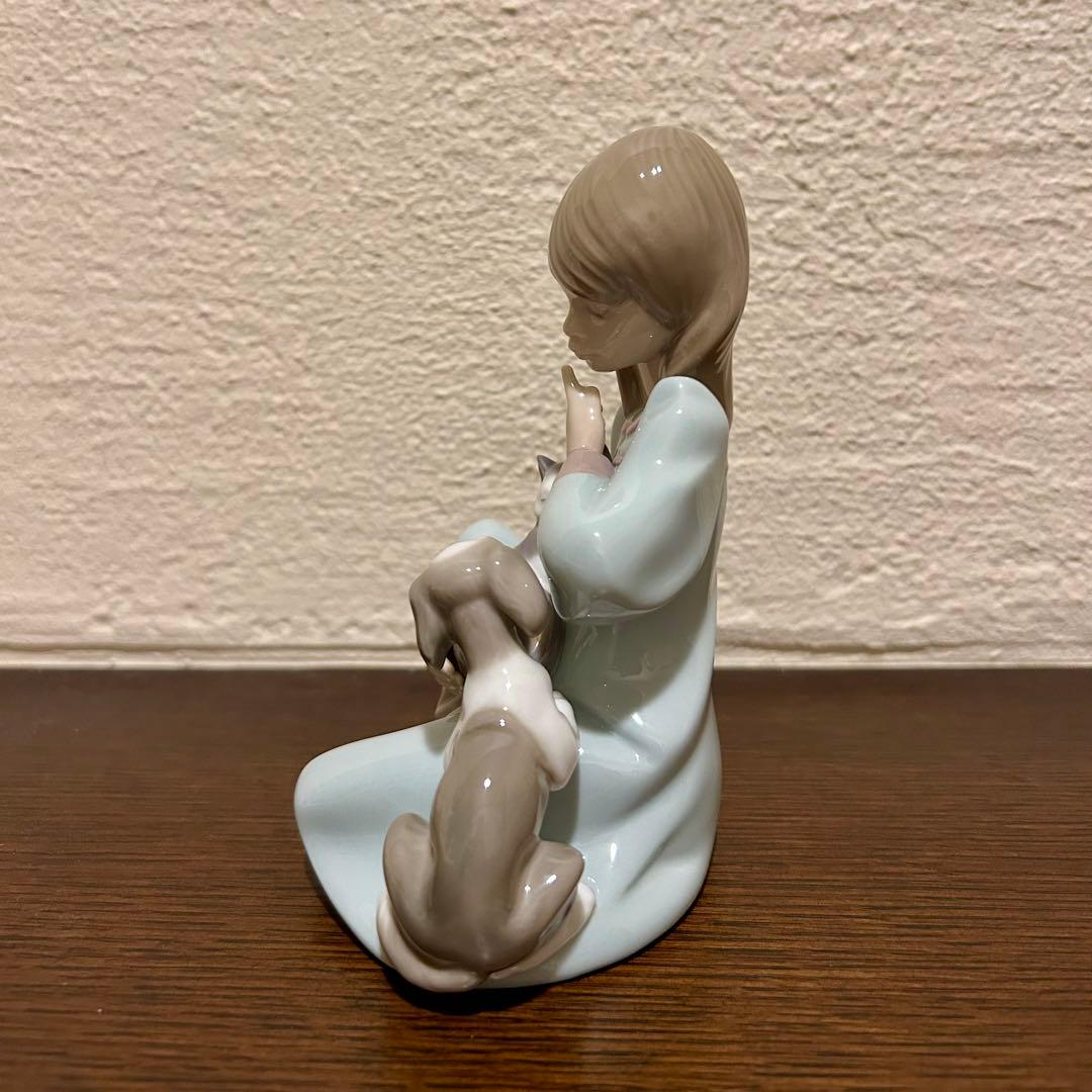 リヤドロ　フィギュリン　起こしちゃだめよ