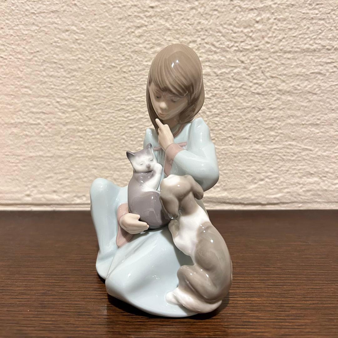 リヤドロ　フィギュリン　起こしちゃだめよ