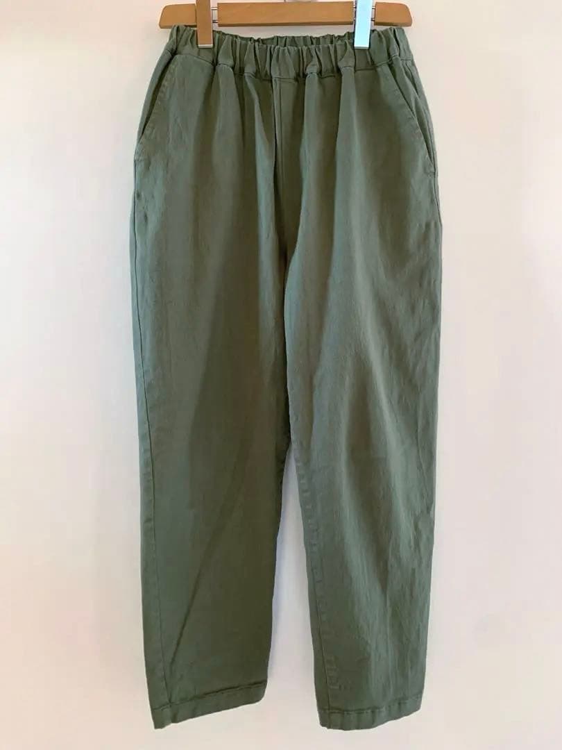 かぐれ　オリーブグリーン テーパードパンツ