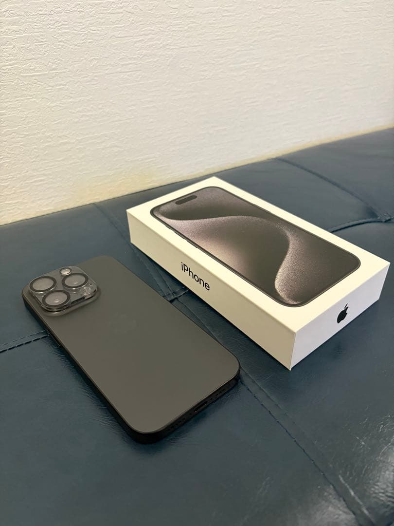 Apple iPhone 15 Pro ブラックチタニウム 128GB本体と箱