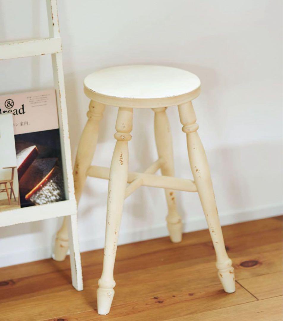 あむページ Salut!WEB限定アンティークラウンドチェア・窓枠オブジェ