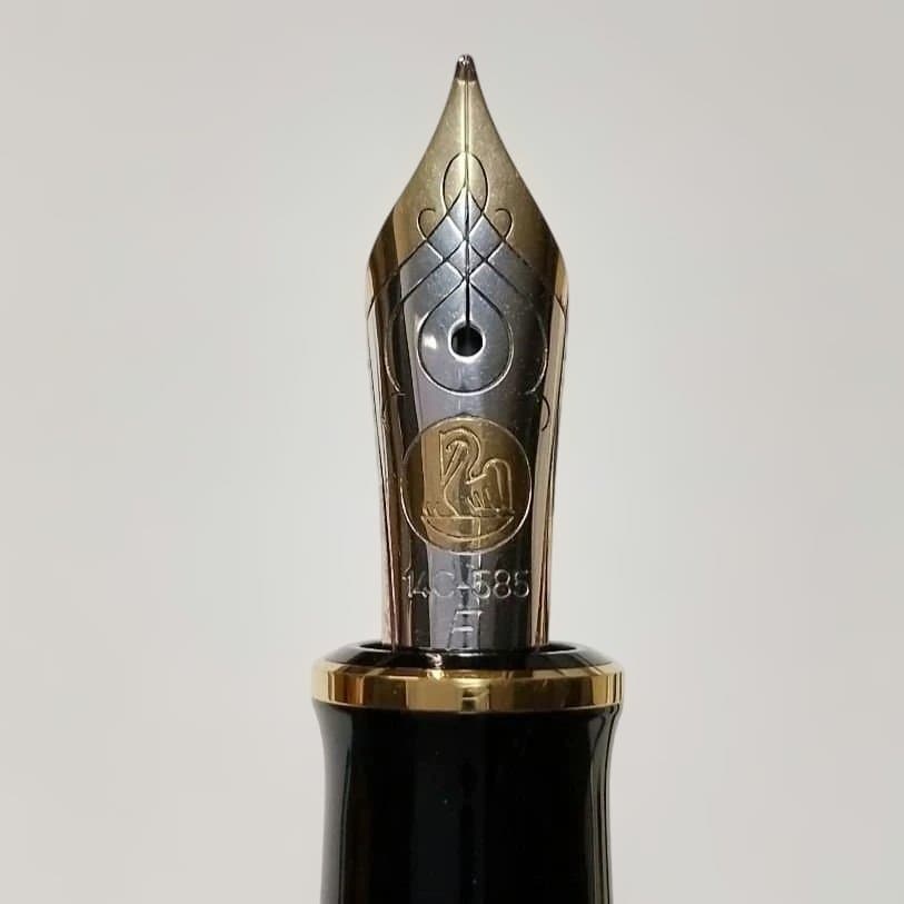 【Pelikan】スーベレーンМ600 万年筆 F 緑縞