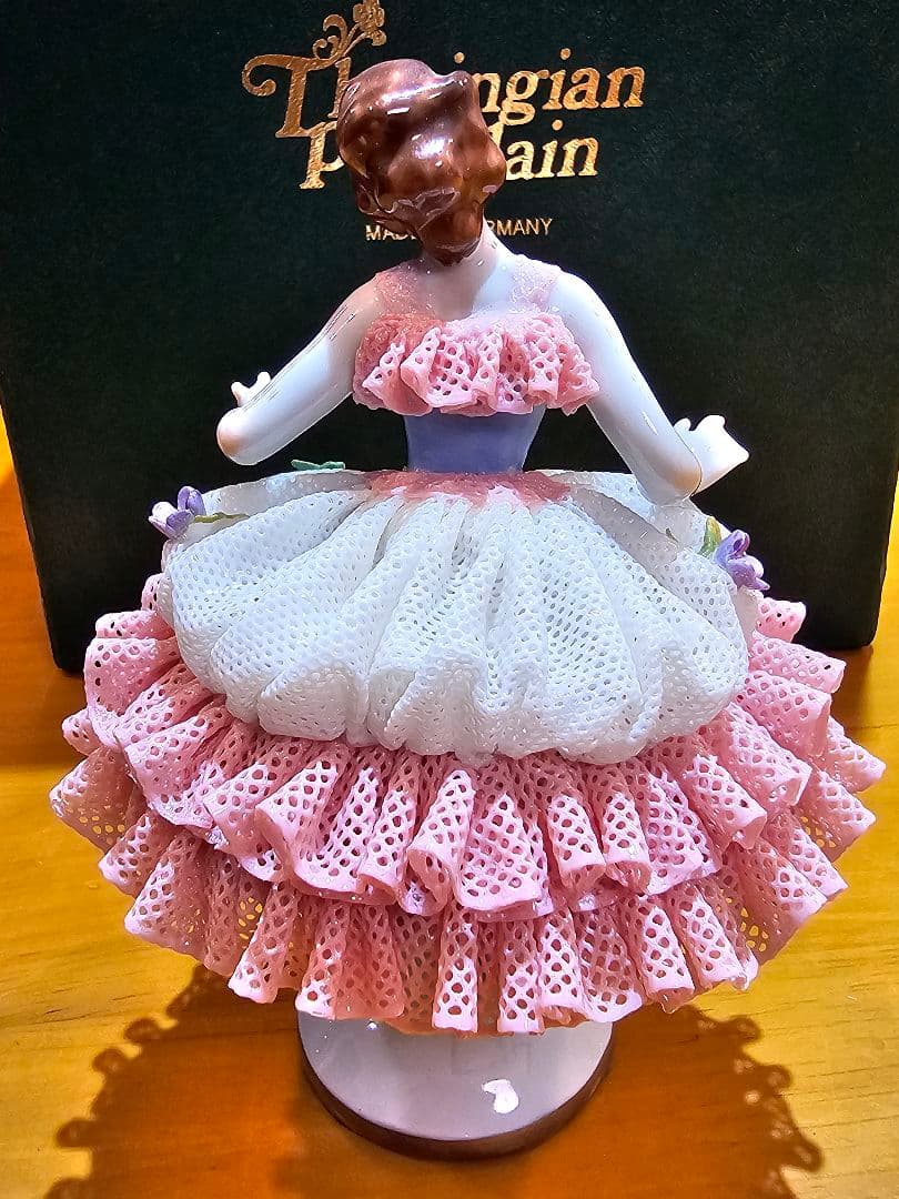 ドイツ　チューリンゲン製　陶磁器人形