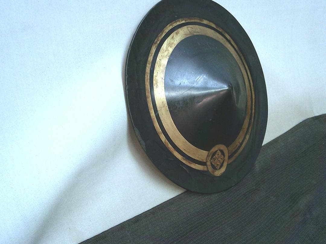 【陣笠　金彩線状文　家紋　年代物・N21・武具甲冑 】刀装具　縁頭 鍔目貫　外装