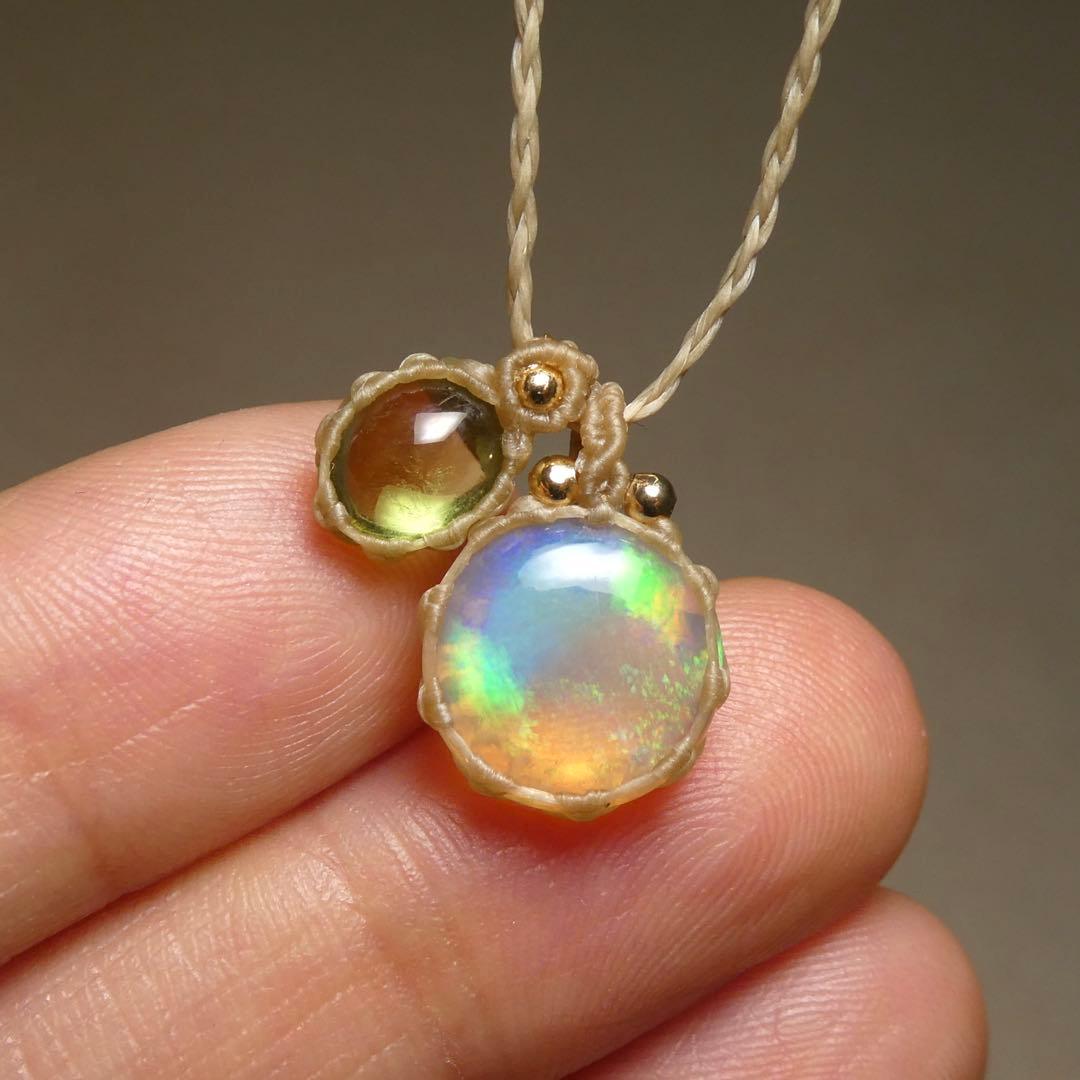 オパール・ペリドットのマクラメネックレス