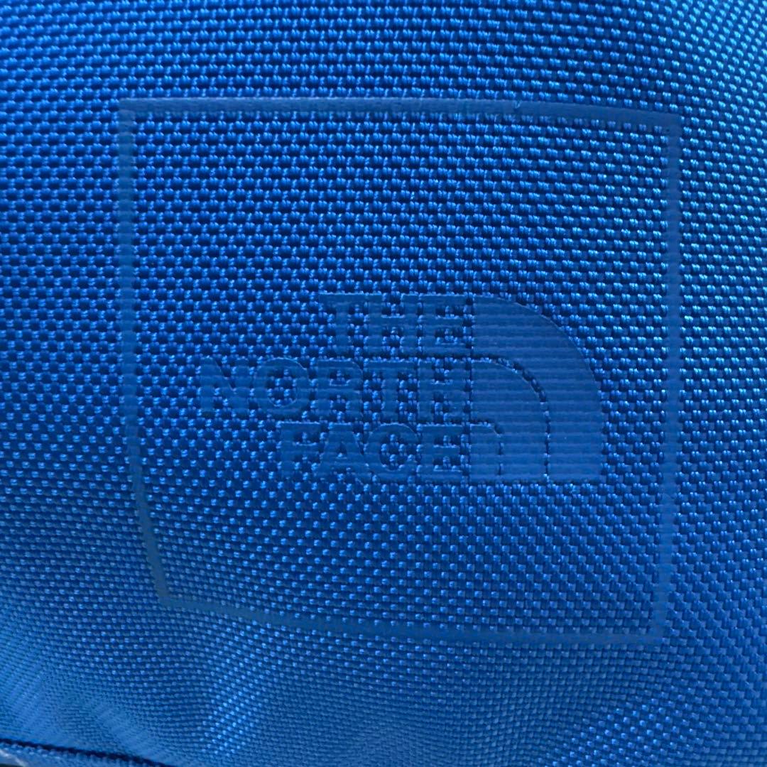 THE NORTH FACE 青色キャリーケース 中型