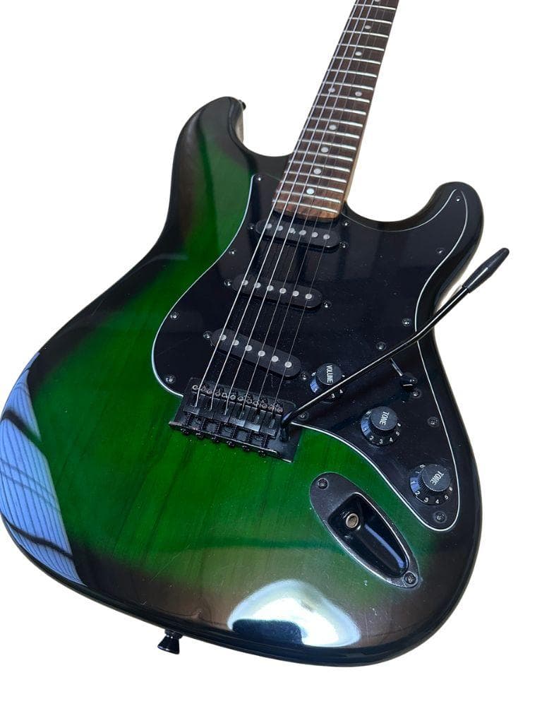 アーム、ソフトケース付き　ストラトタイプ　エレキギター　グリーン　ブラック