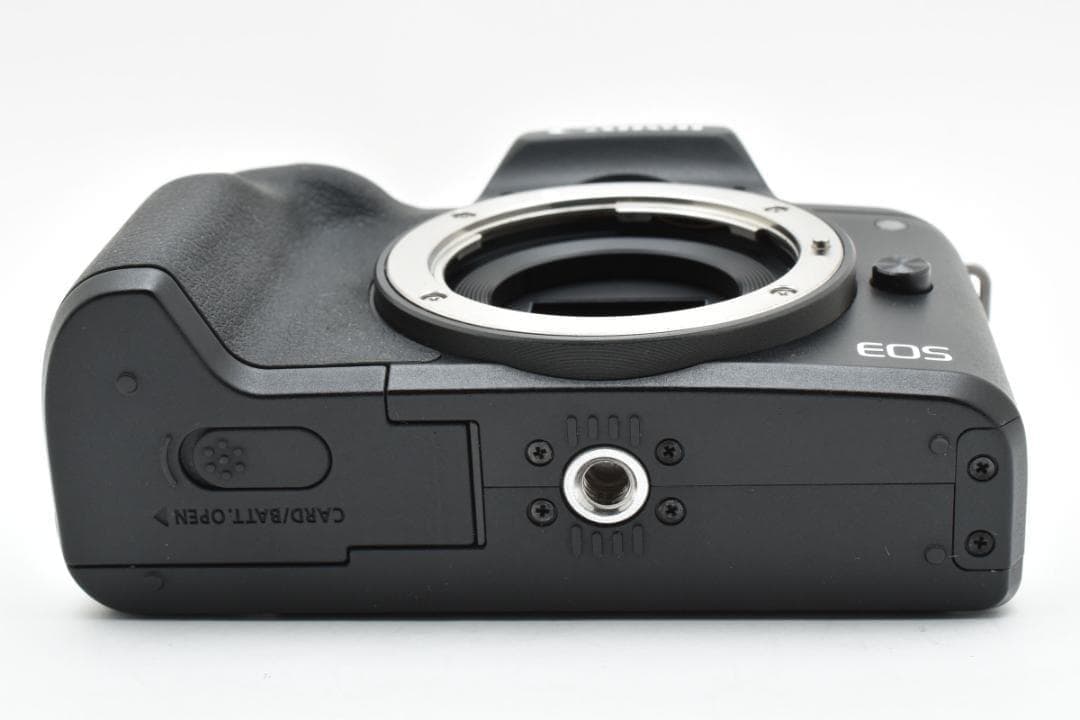 ■ ほぼ新品 ■ キヤノン　Canon EOS Kiss M2ダブルレンズキット