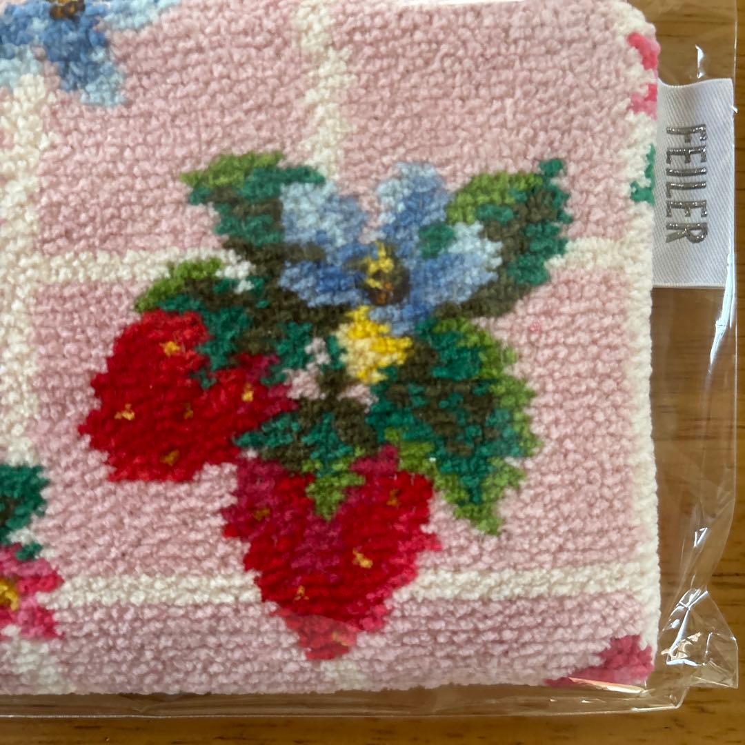 FEILER いちご柄ポーチ ピンク 新品未使用 約17.5cm x 10㎝