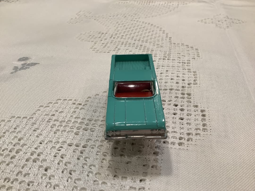 美品レア　DINKY TOYS シボレー　エルカミーノ　ミニカー