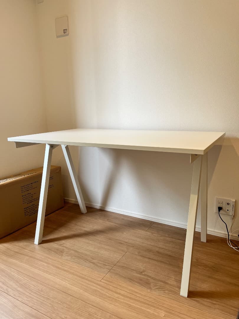 IKEA TROTTEN 120x70ホワイトパソコンデスク