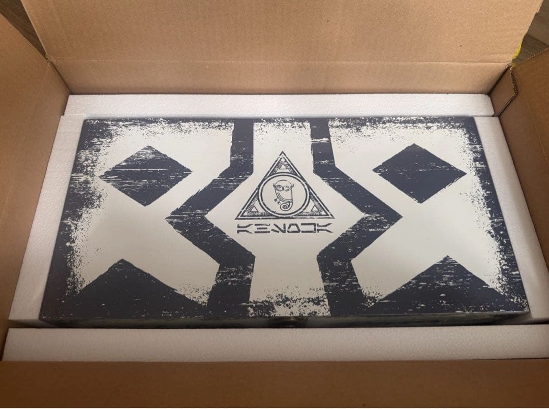 【全世界6000個限定 】ディズニー アソーカ・タノ レガシー ライトセーバー