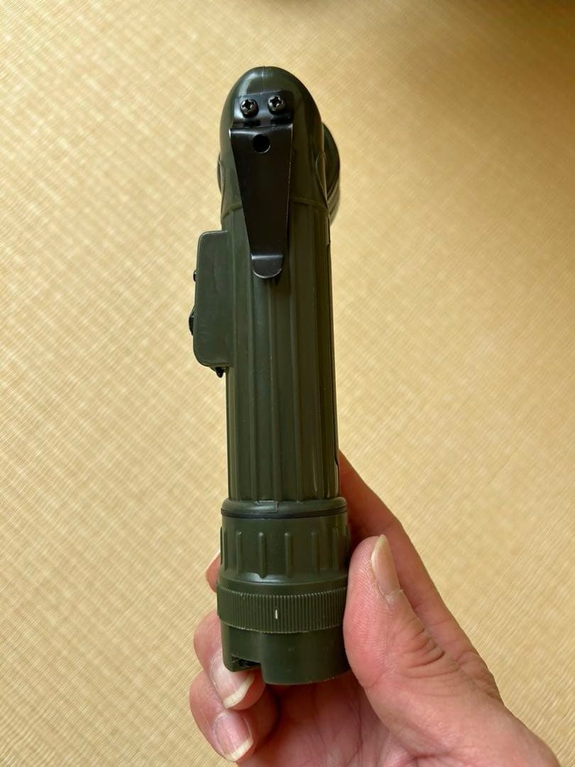 【1点限定】陸上自衛隊　椅子付きリュック&懐中電灯