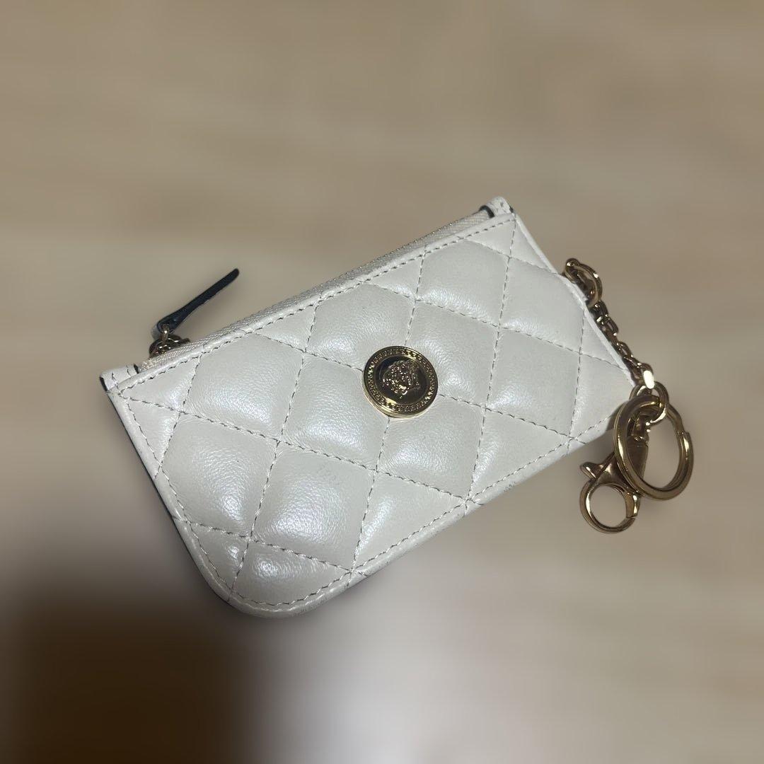 VERSACE ホワイト ケース キルティング メデューサ