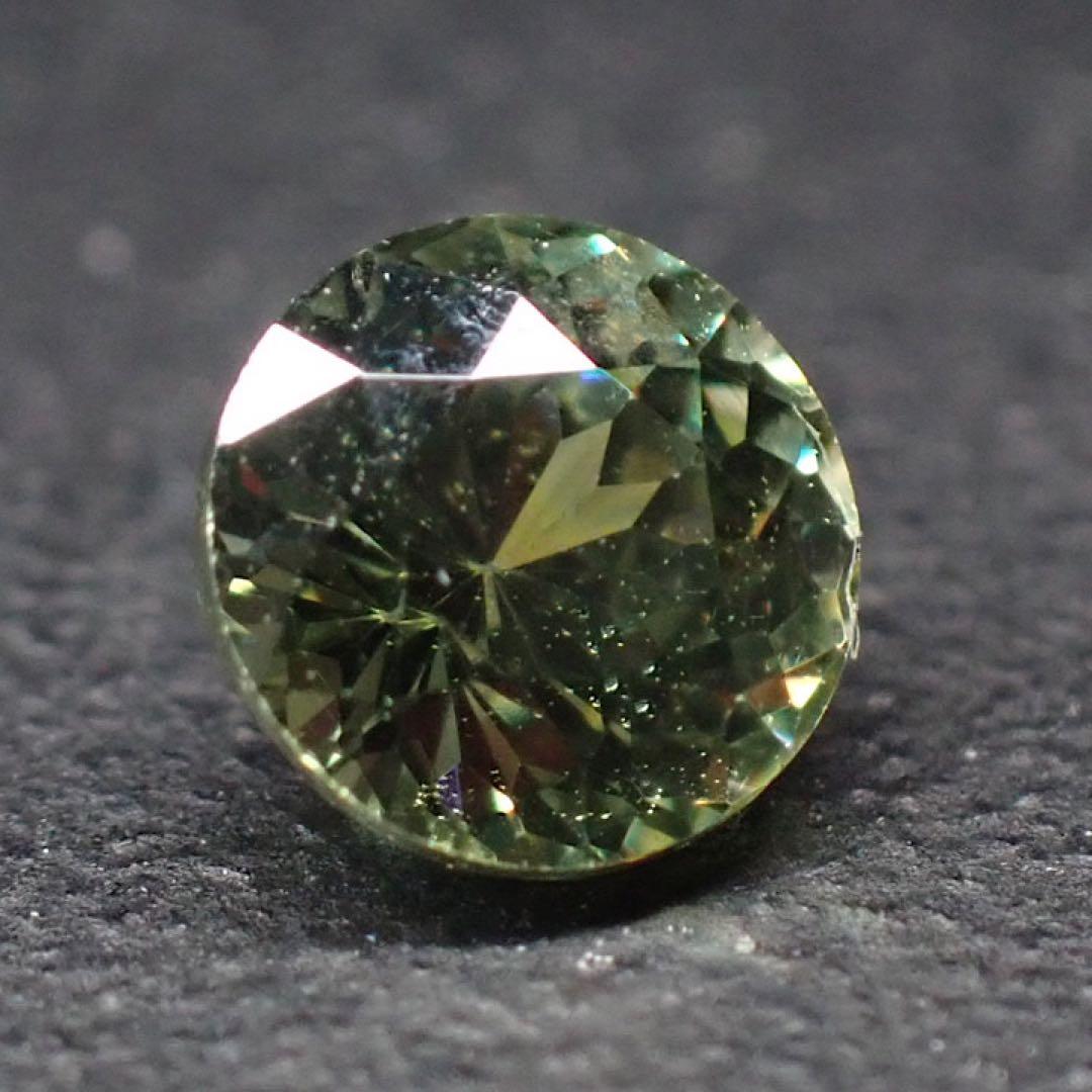 【マダガスカル/アンバンジャ産】デマントイドガーネット