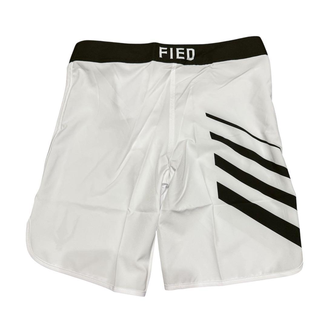 は*ま様 【新品✨️】ファイド　サーフパンツ　水着 ホワイト ストライプ　フィジ